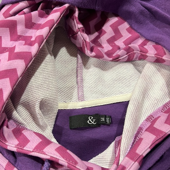 Ampersand Ave Doublehood - Picture 2 of 2